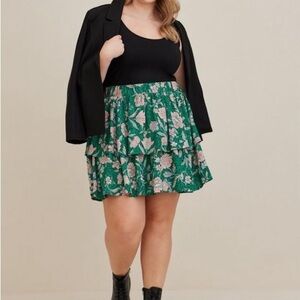 NEW Torrid Green Skater Mini Skirt with Tiered Design Georgette Floral Size 2X